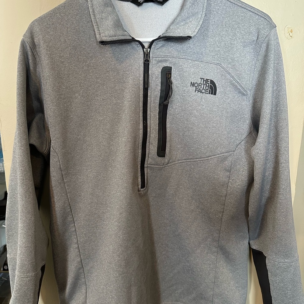 The North Face Men's Medium Gray Canyonlands Quarter Zip Fleece Pullover